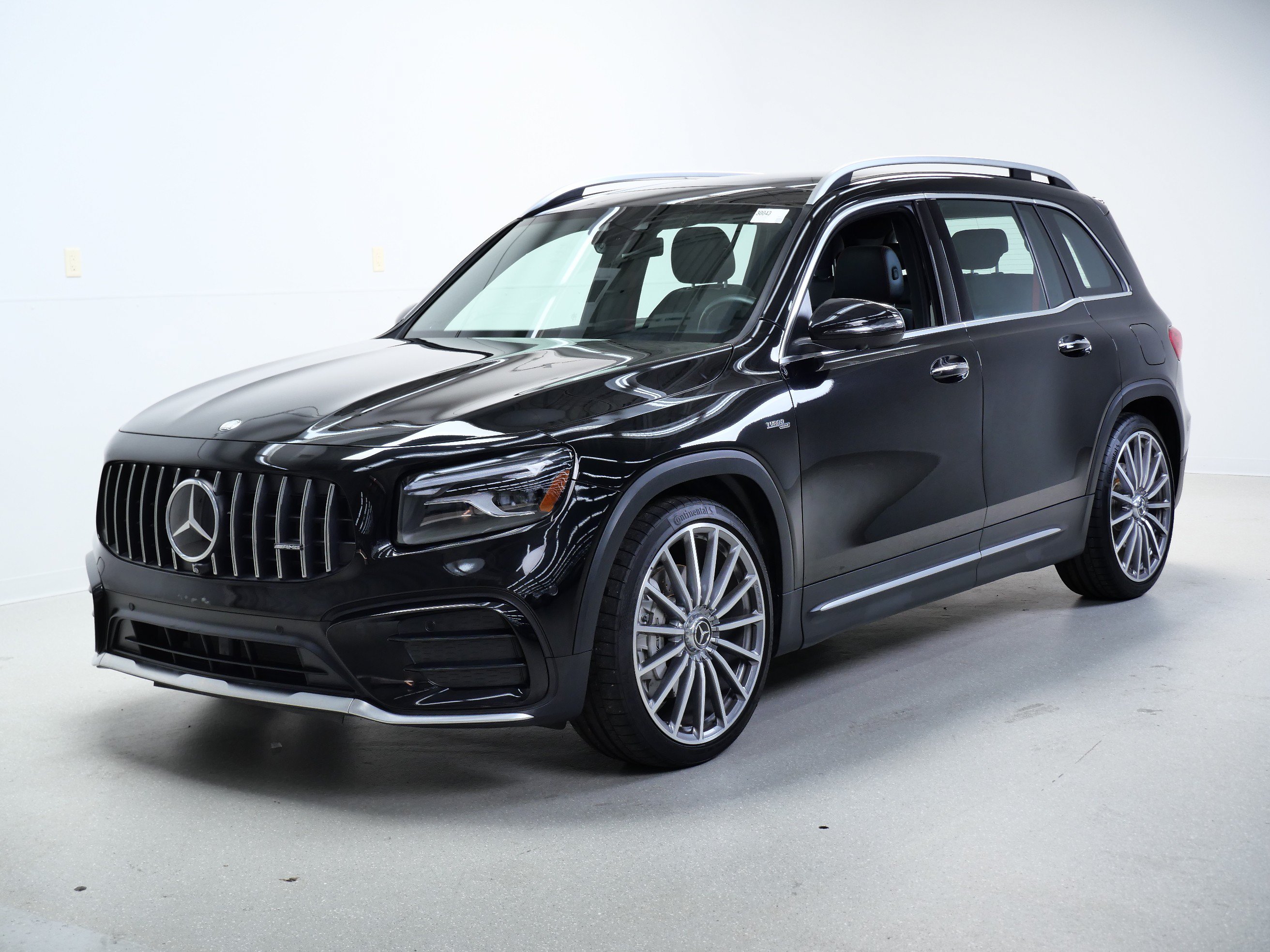 Used 2024 Mercedes-Benz GLB 35 AMG 4MATIC image 9