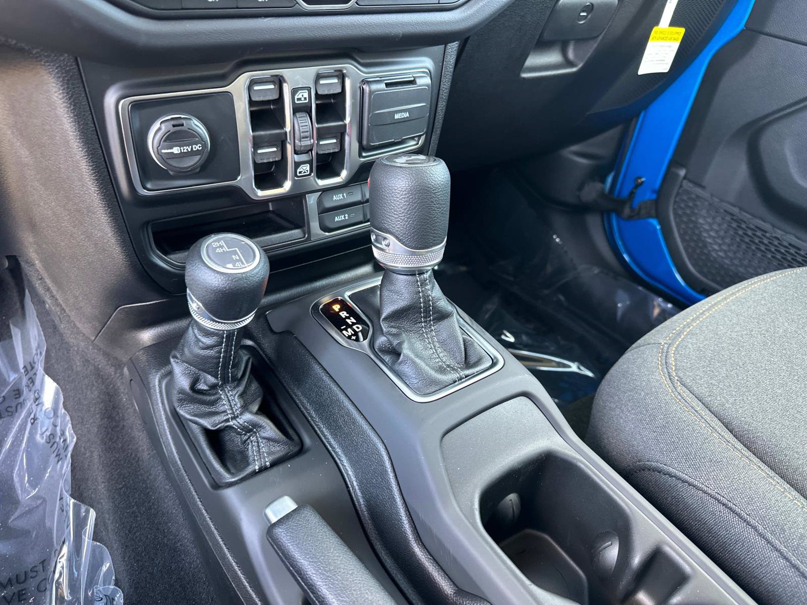 New 2025 Jeep Wrangler Unlimited Sahara AWD/4WD image 23