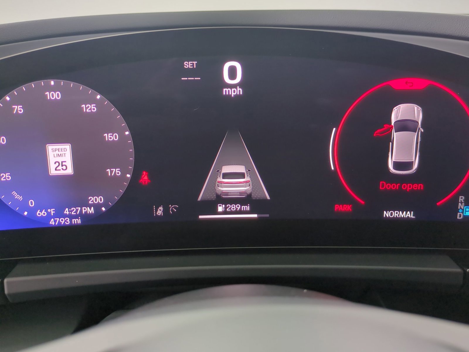 Certified 2025 Porsche Macan Electric RWD image 12