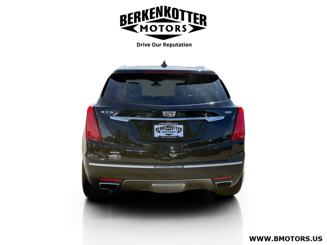 Used 2017 Cadillac XT5 Platinum AWD/4WD image 4