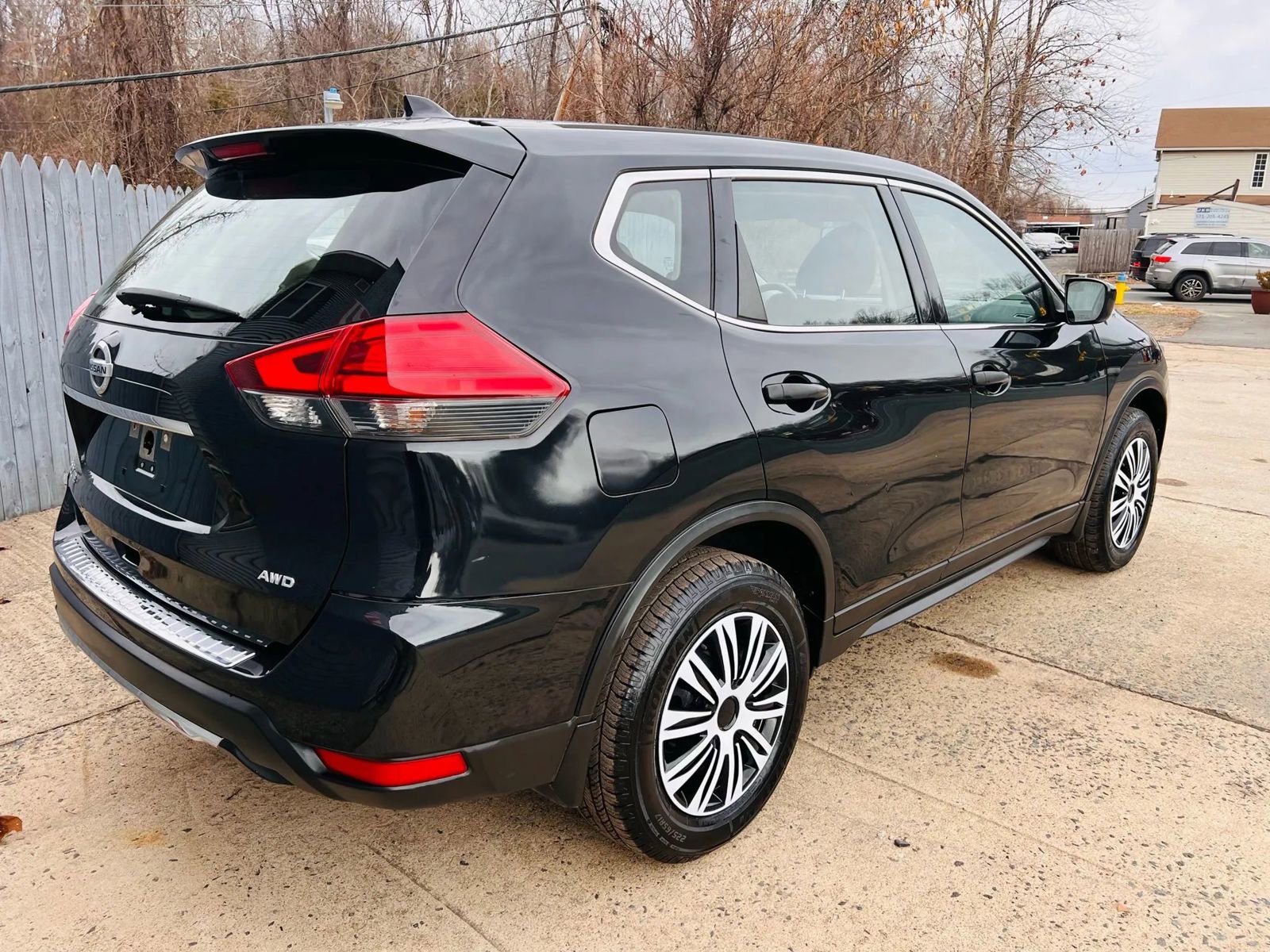 Used 2017 Nissan Rogue S image 7