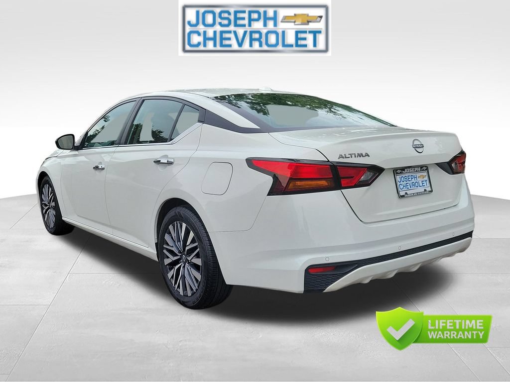 Used 2025 Nissan Altima 2.5 SV FWD video 3