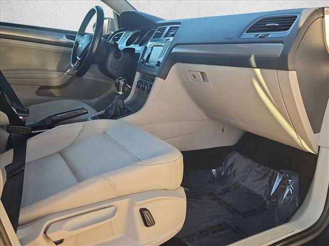 Used 2015 Volkswagen Golf TDI S image 22