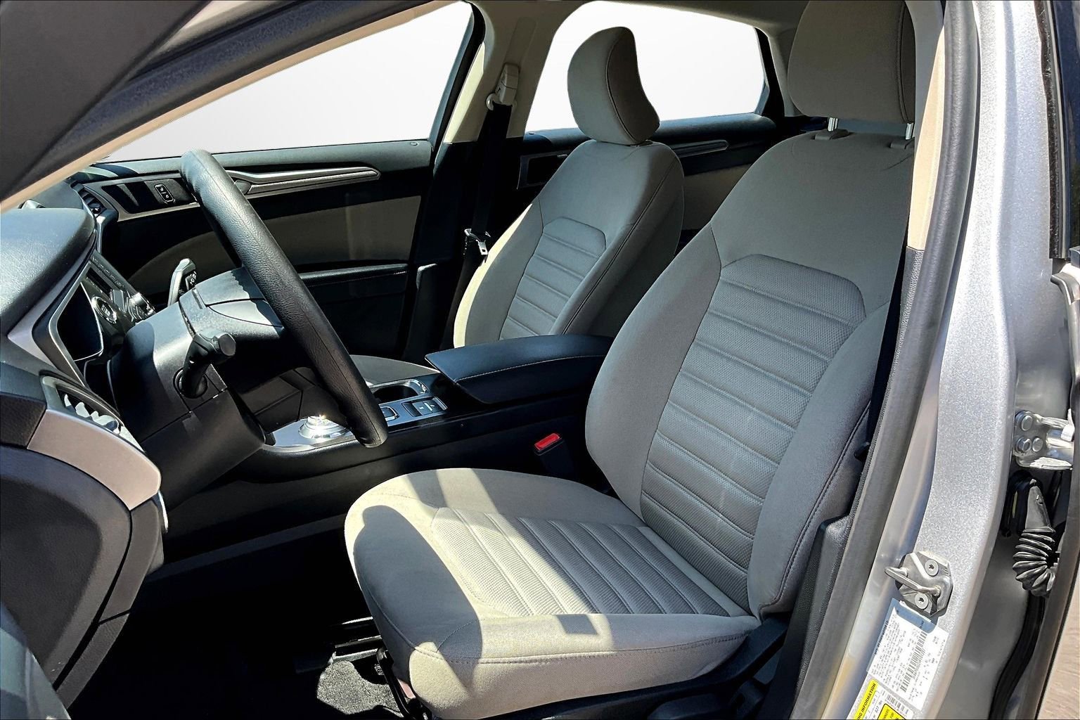 Used 2018 Ford Fusion S image 16