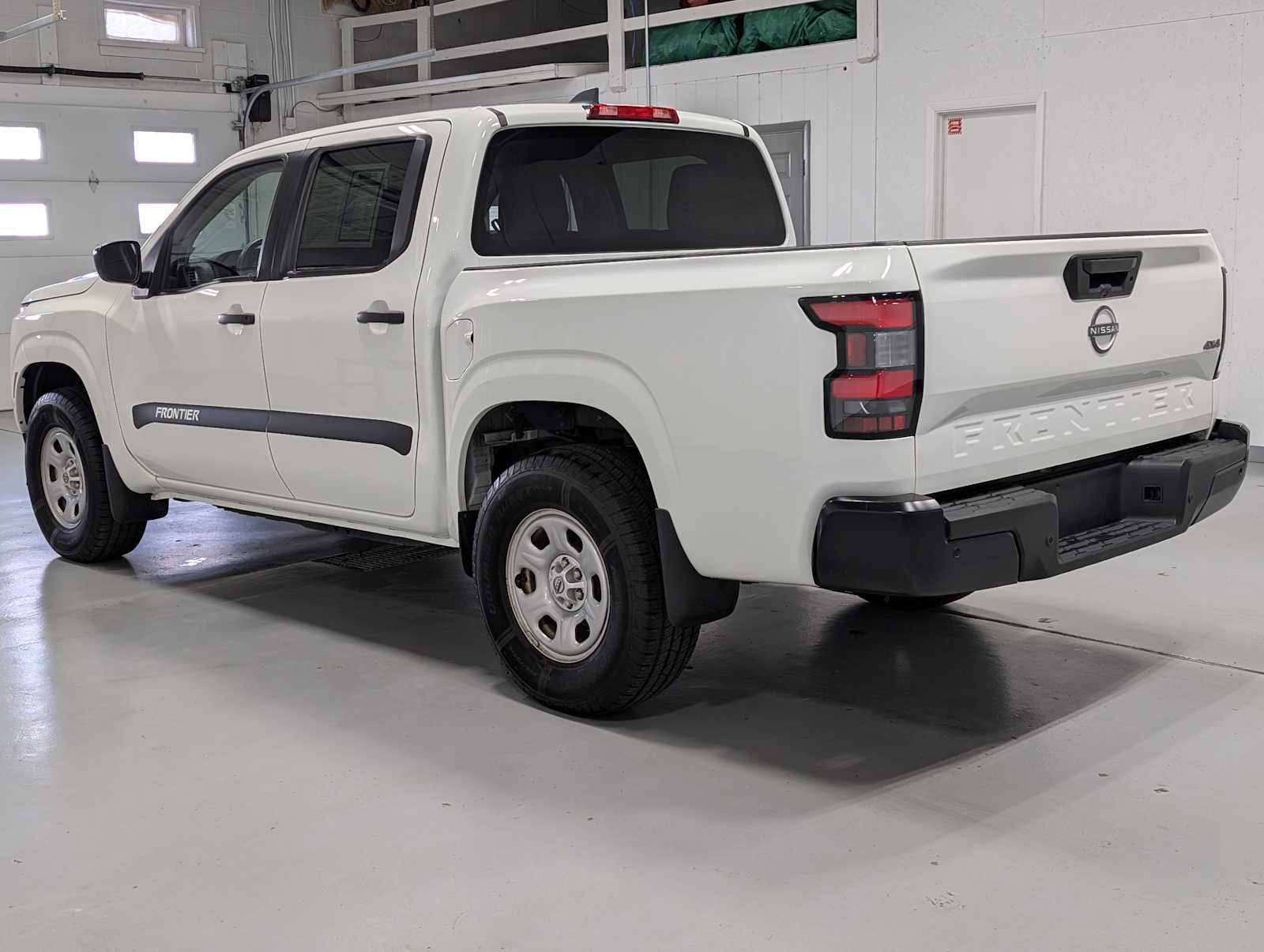 Used 2022 Nissan Frontier S w/ Technology Package image 9