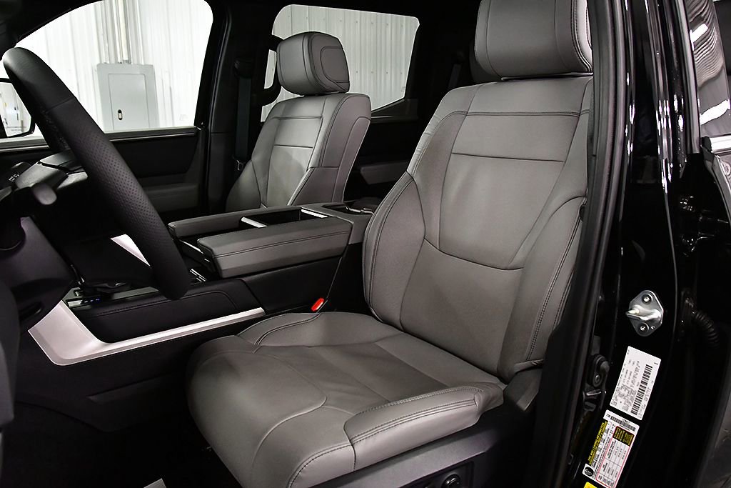 Used 2026 Toyota Tundra Limited AWD/4WD image 29