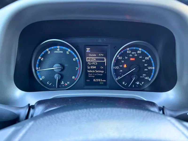 Used 2018 Toyota RAV4 XLE AWD/4WD image 8