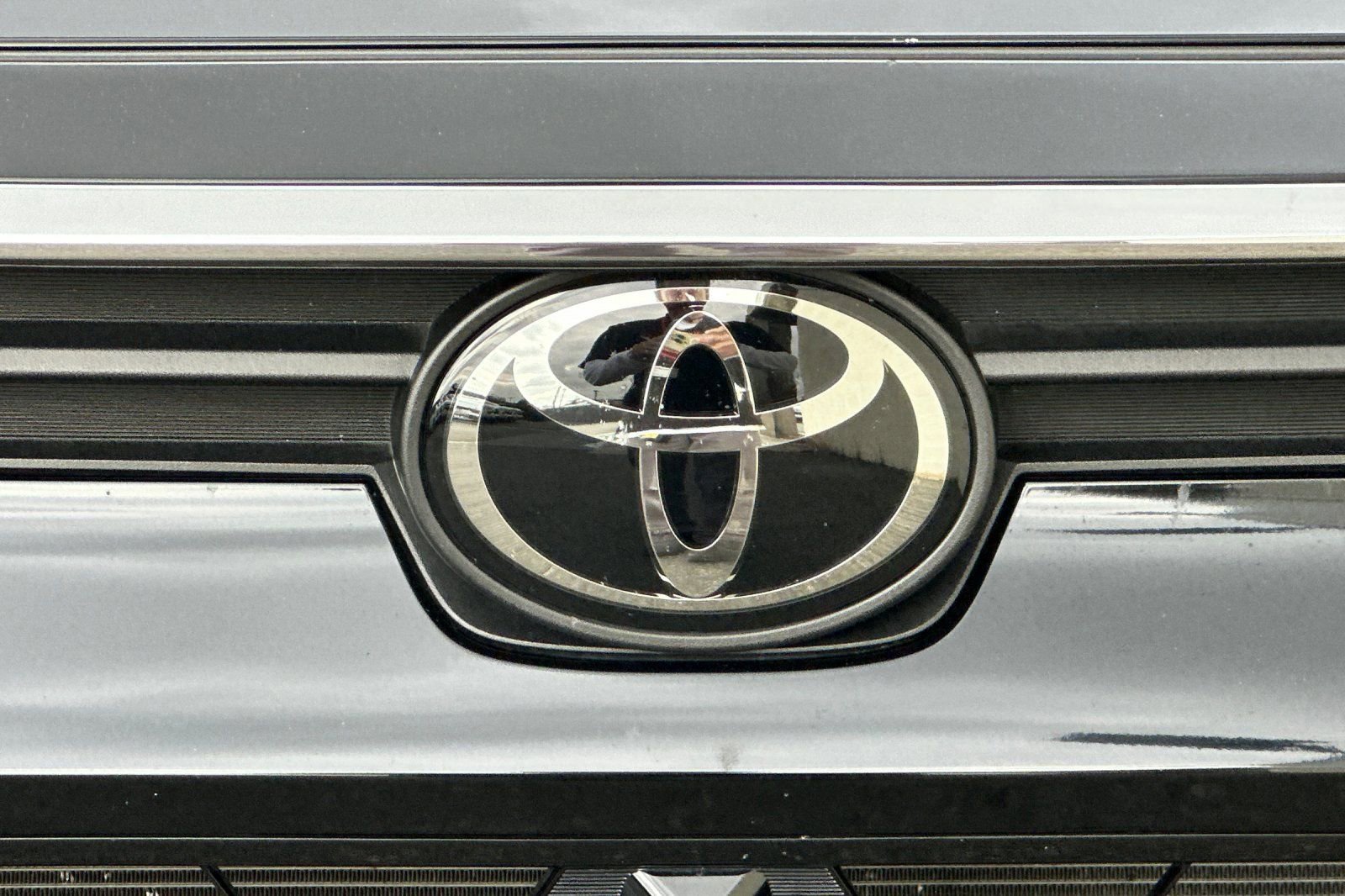 Used 2025 Toyota Grand Highlander AWD image 39