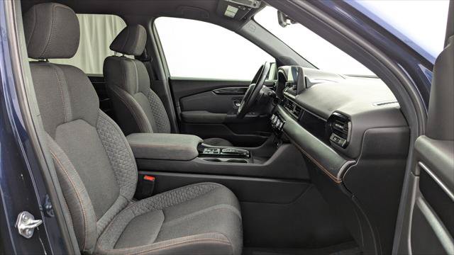 Used 2025 Honda Pilot Sport image 24