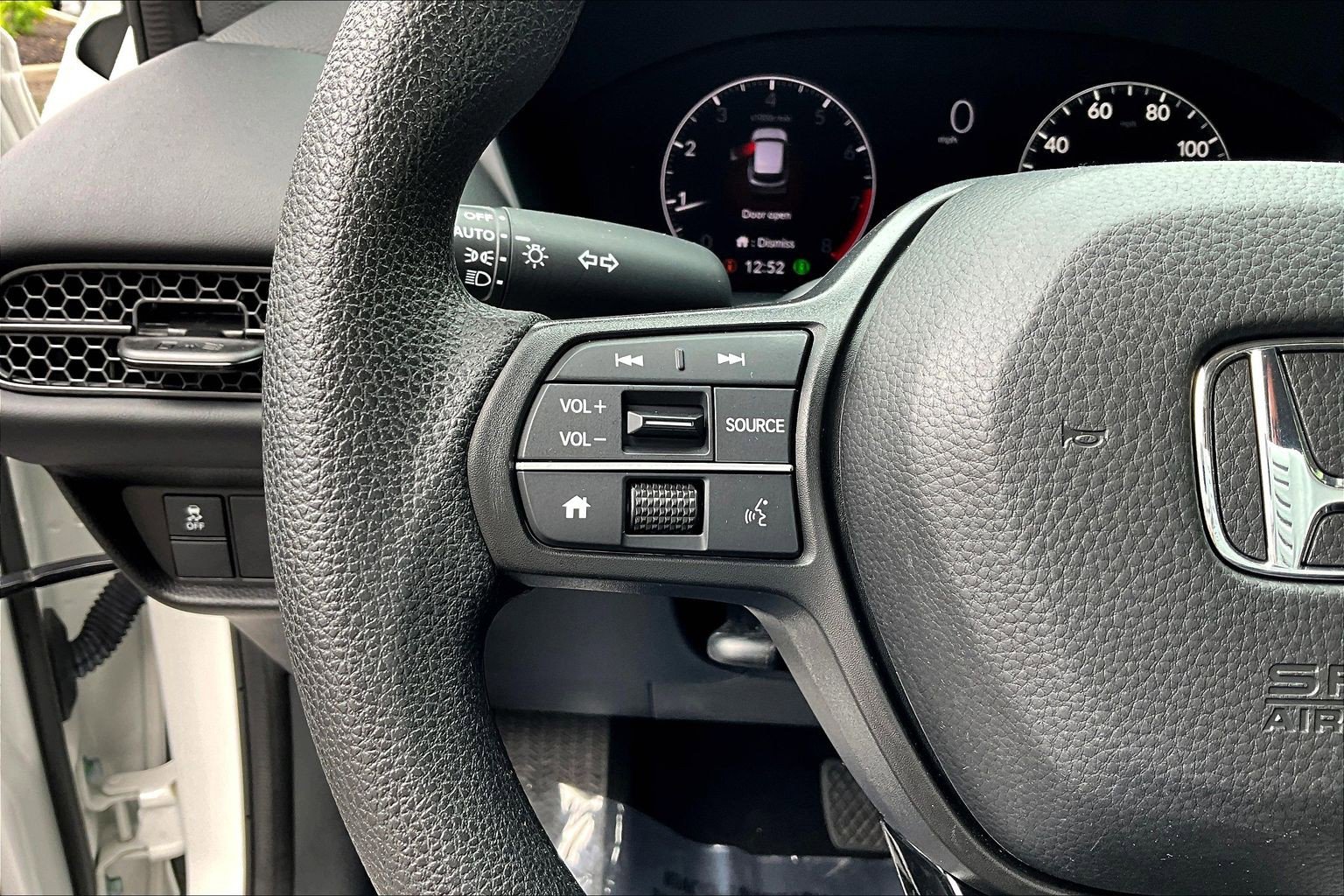 Used 2023 Honda HR-V LX image 13