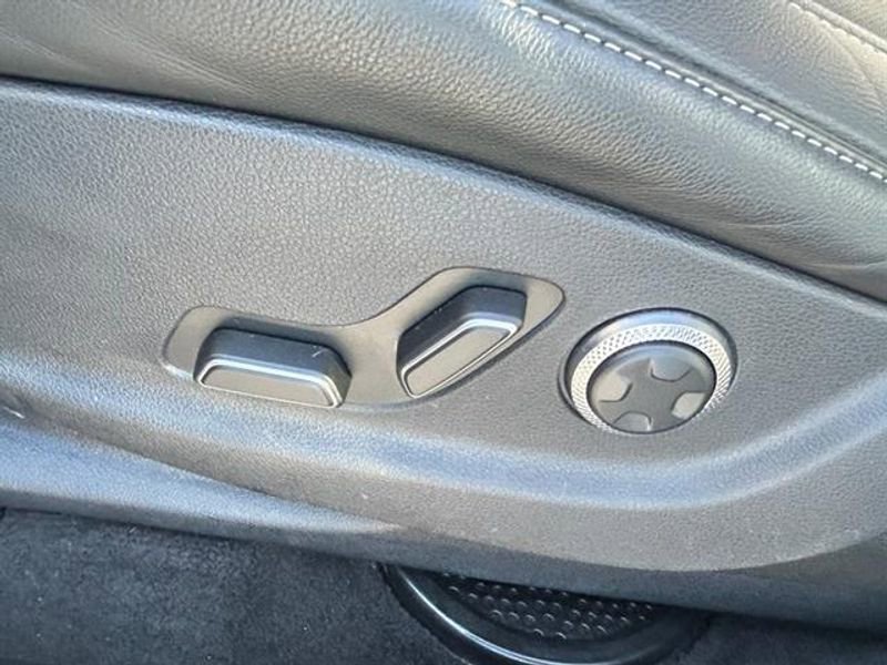 Used 2025 Genesis GV80 2.5T Standard image 18