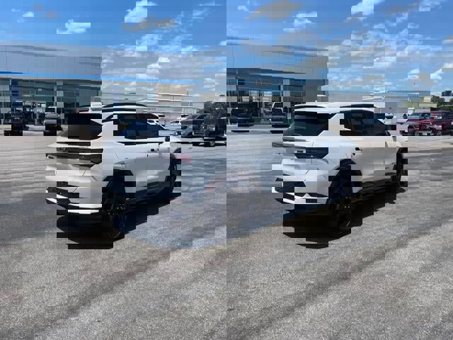 New 2025 Chevrolet Equinox EV RS image 5