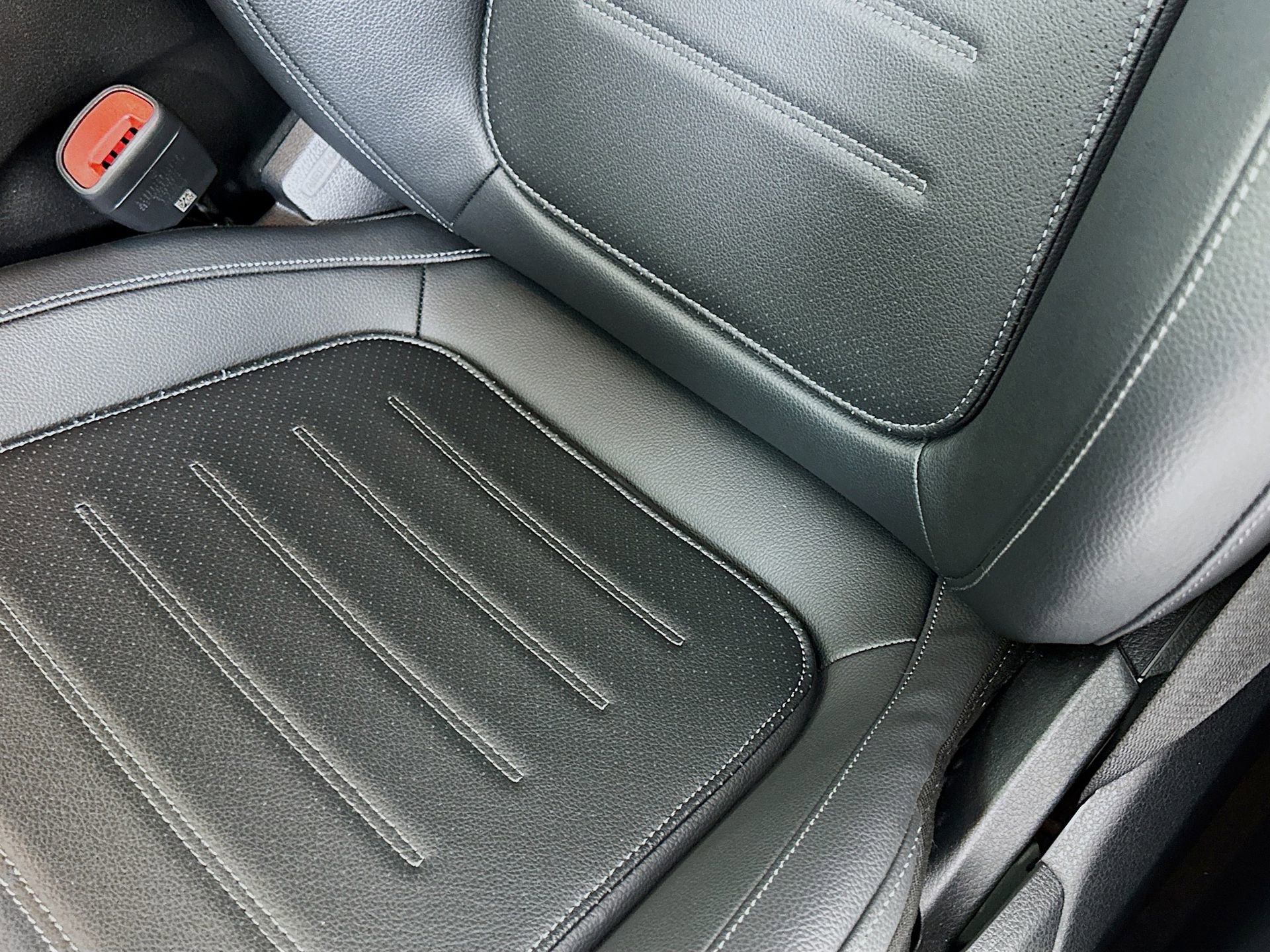 Certified 2025 Mercedes-Benz GLC 300 4MATIC image 20