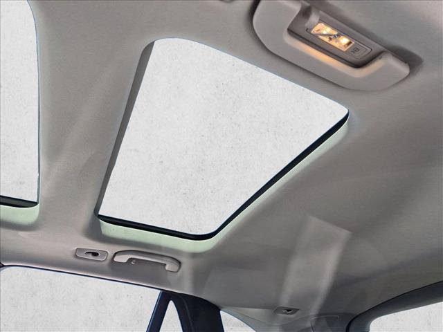 Used 2021 Mercedes-Benz GLC 300 4MATIC image 17