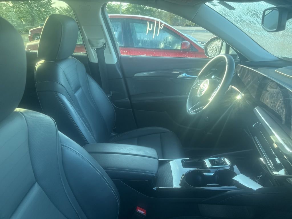 Used 2024 Buick Envision Preferred image 9