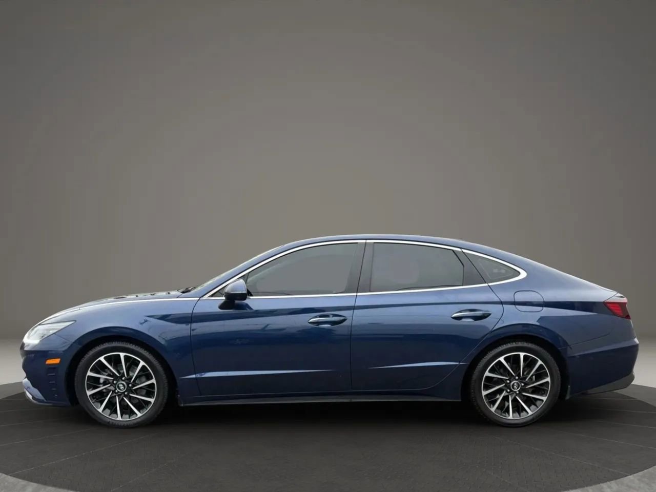 Used 2021 Hyundai Sonata Limited w/ Winter Weather Package image 8