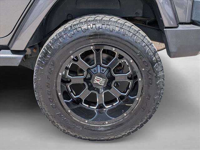 Used 2017 Jeep Wrangler Unlimited Sahara w/ Connectivity Group AWD/4WD image 24