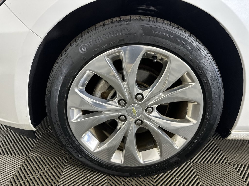 Used 2018 Chevrolet Malibu Premier FWD image 35