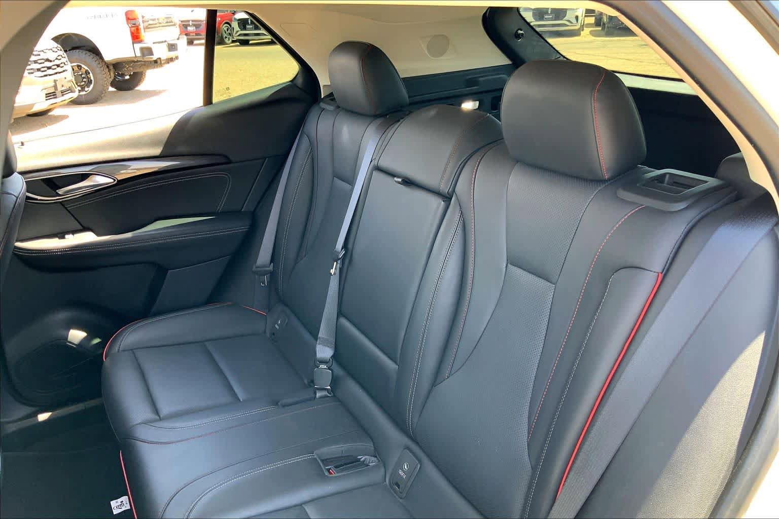 Used 2022 Buick Envision Essence w/ Sport Touring Package FWD image 21
