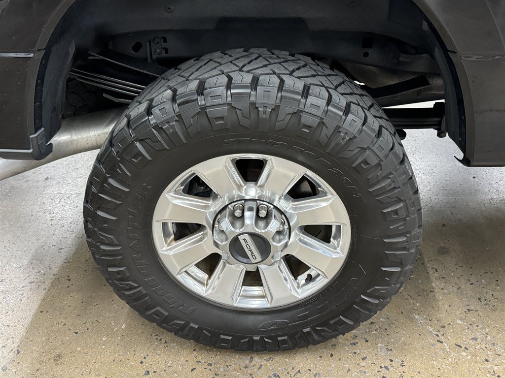 Used 2022 Ford F350 Platinum w/ FX4 Off-Road Package AWD/4WD image 18