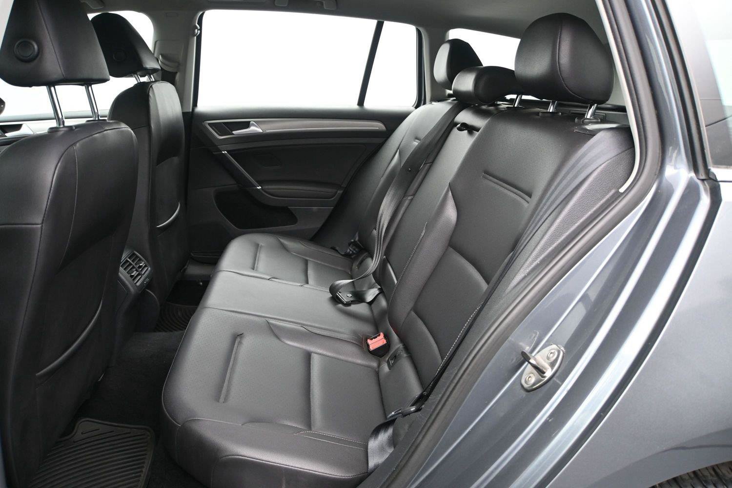 Used 2015 Volkswagen Golf SE FWD image 10