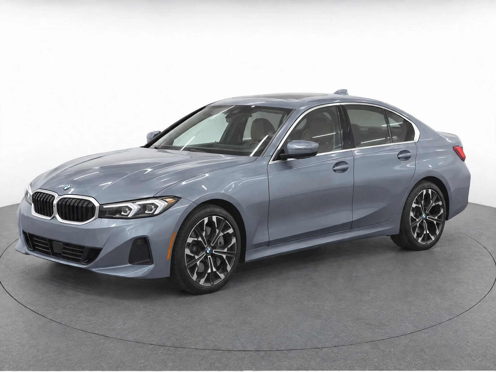 Certified 2025 BMW 330i Sedan RWD image 2