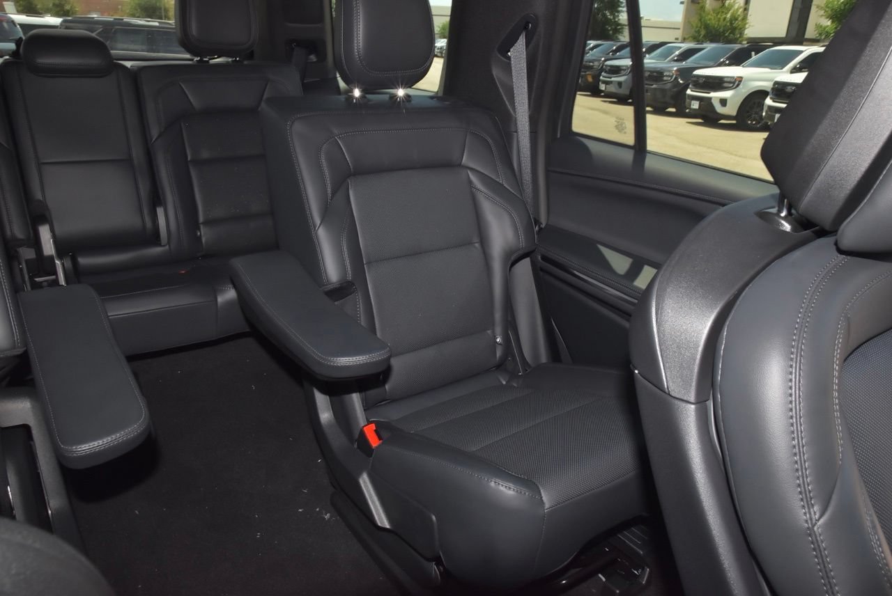 New 2026 Lincoln Navigator Reserve w/ Jet Appearance Package AWD/4WD image 22