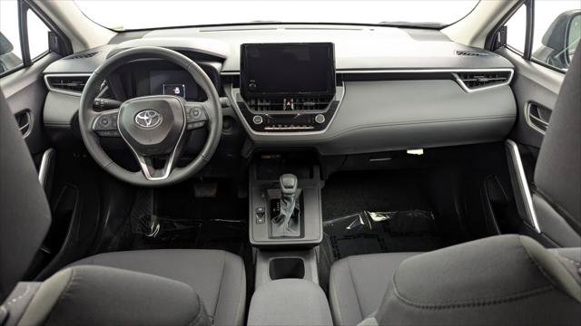 Used 2026 Toyota Corolla Cross LE FWD image 29