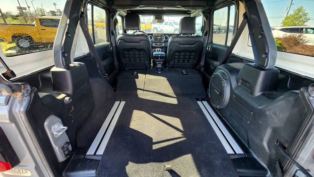 Used 2022 Jeep Wrangler Unlimited Rubicon w/ Trailer Tow Package image 13