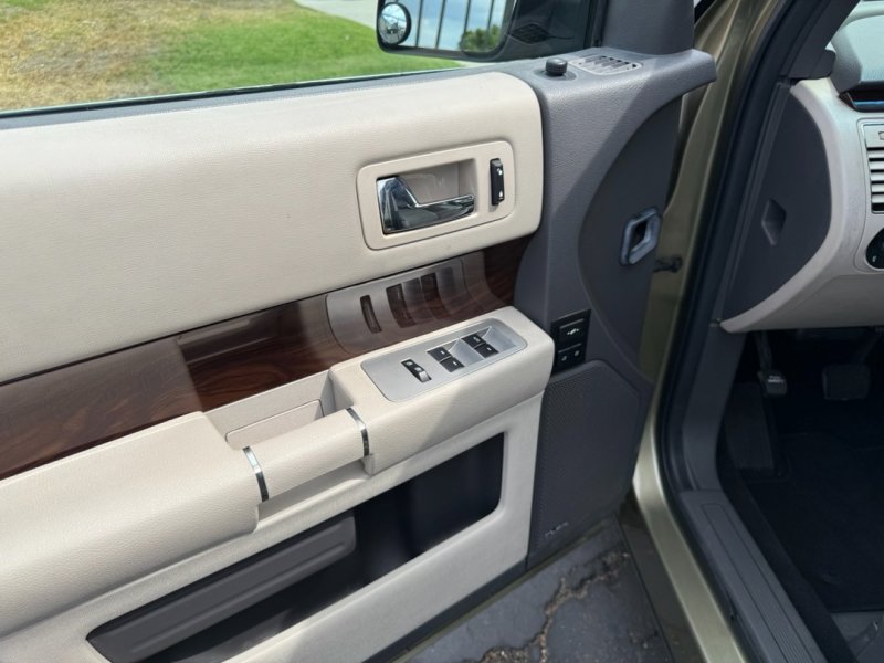Used 2012 Ford Flex SEL w/ Equipment Group Order Code image 11