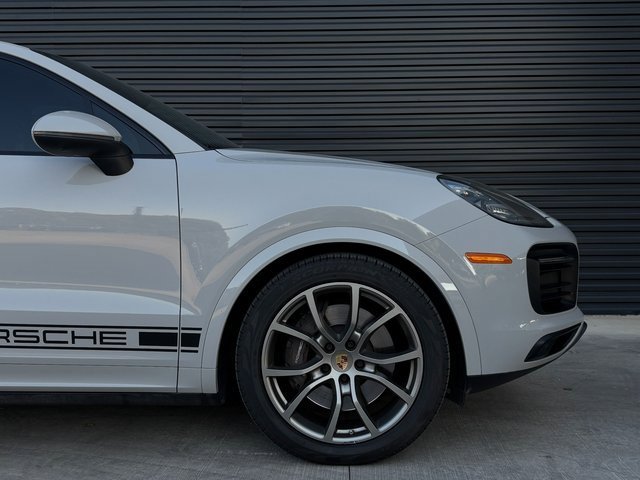 Certified 2022 Porsche Cayenne Platinum Edition image 11