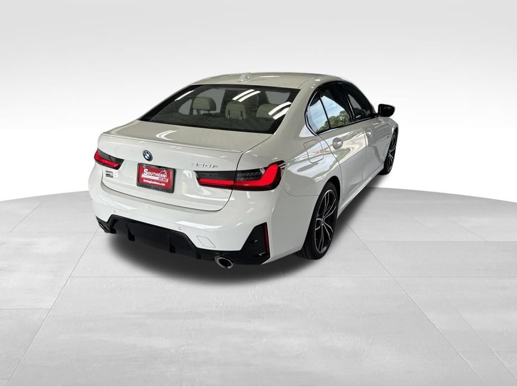 Used 2023 BMW 330e w/ M Sport Package RWD image 5