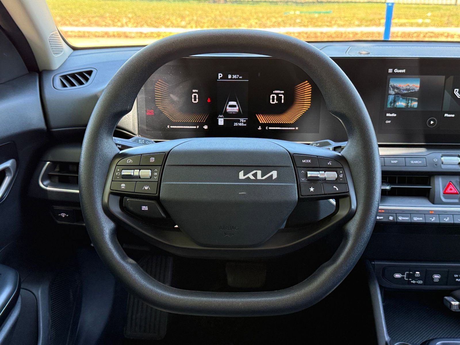 Used 2025 Kia K4 FWD image 29