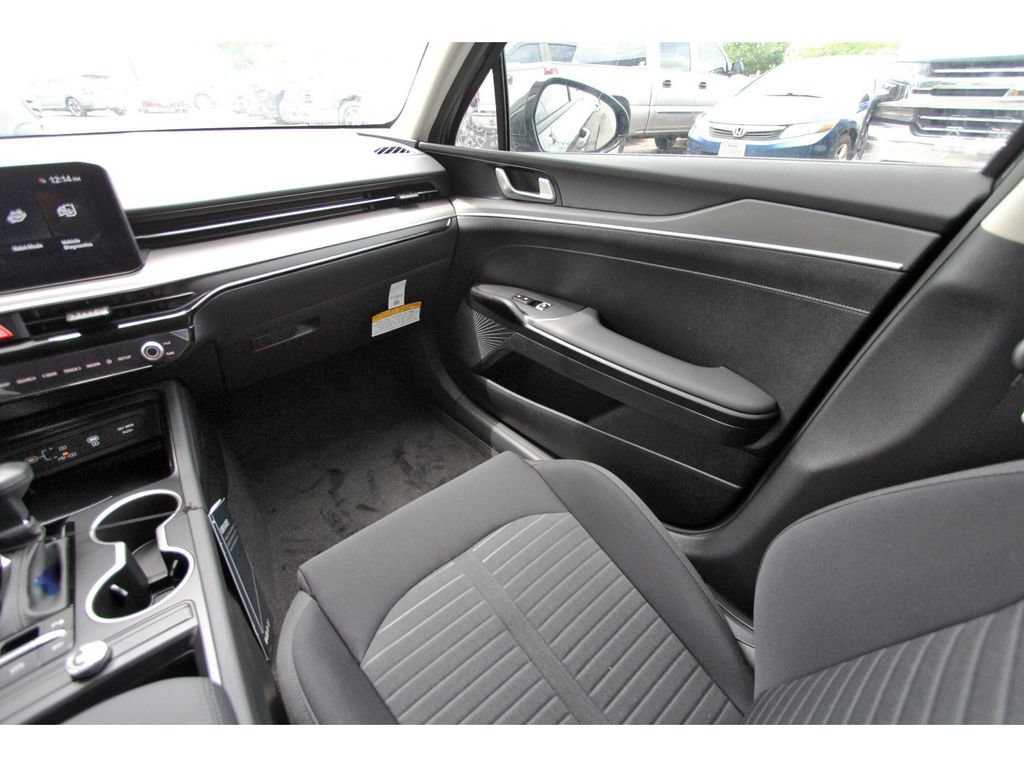 New 2026 Kia K5 LXS FWD image 9
