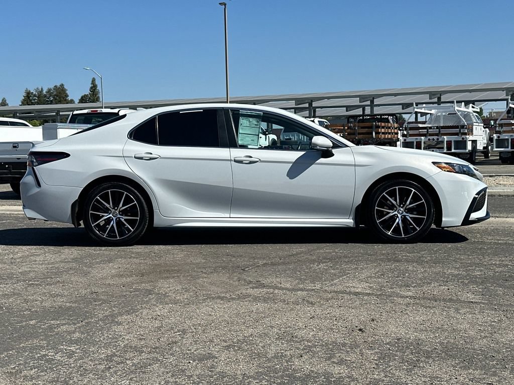 Used 2023 Toyota Camry SE w/ Protection Package (Q2) (TMS) FWD image 2