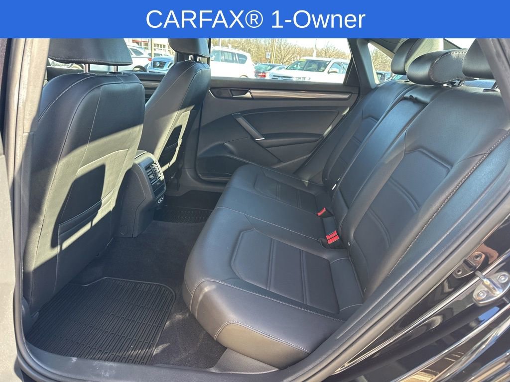 Used 2021 Volkswagen Passat 2.0T R-Line image 33