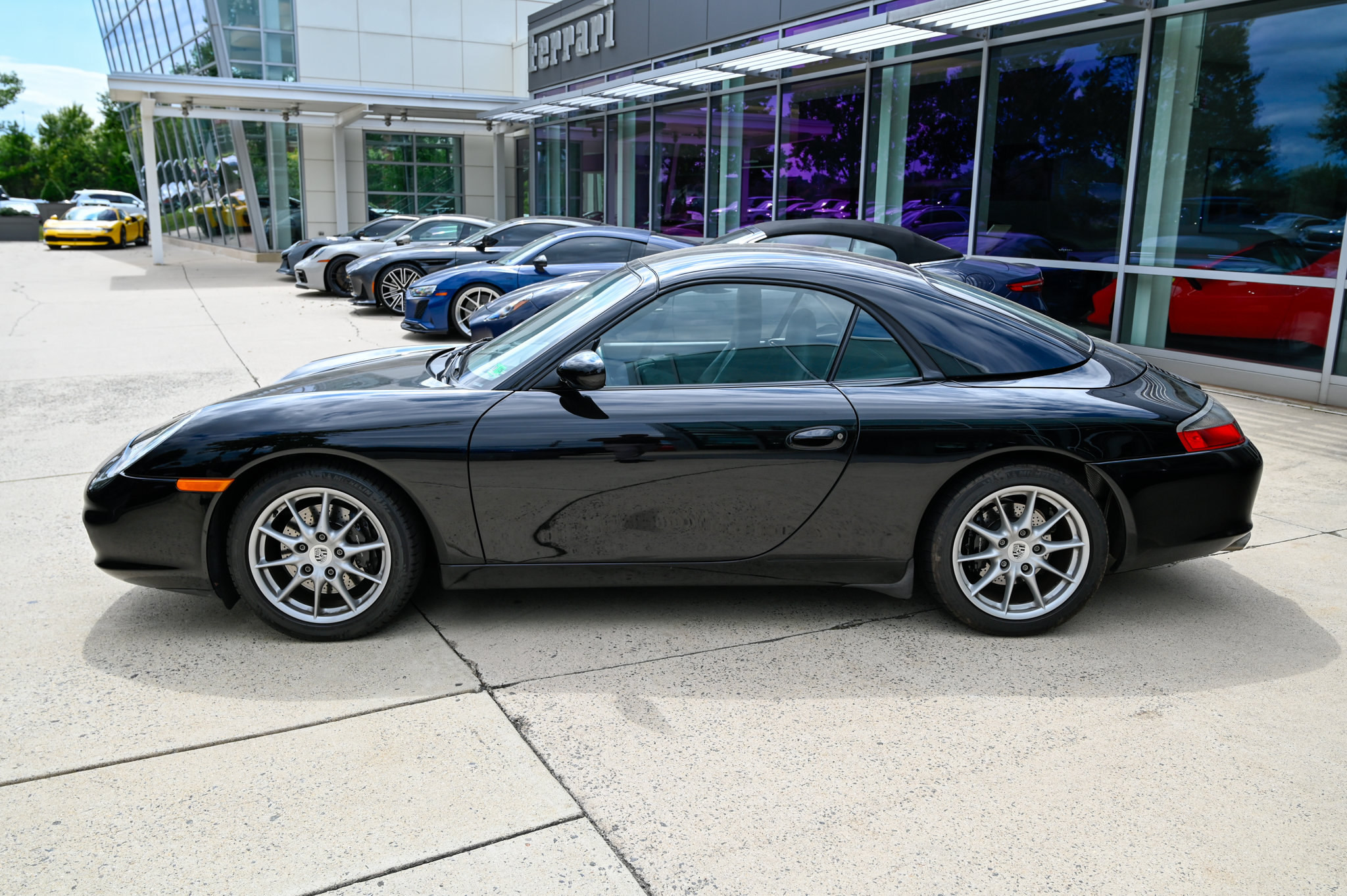 Used 2004 Porsche 911 Carrera RWD image 8