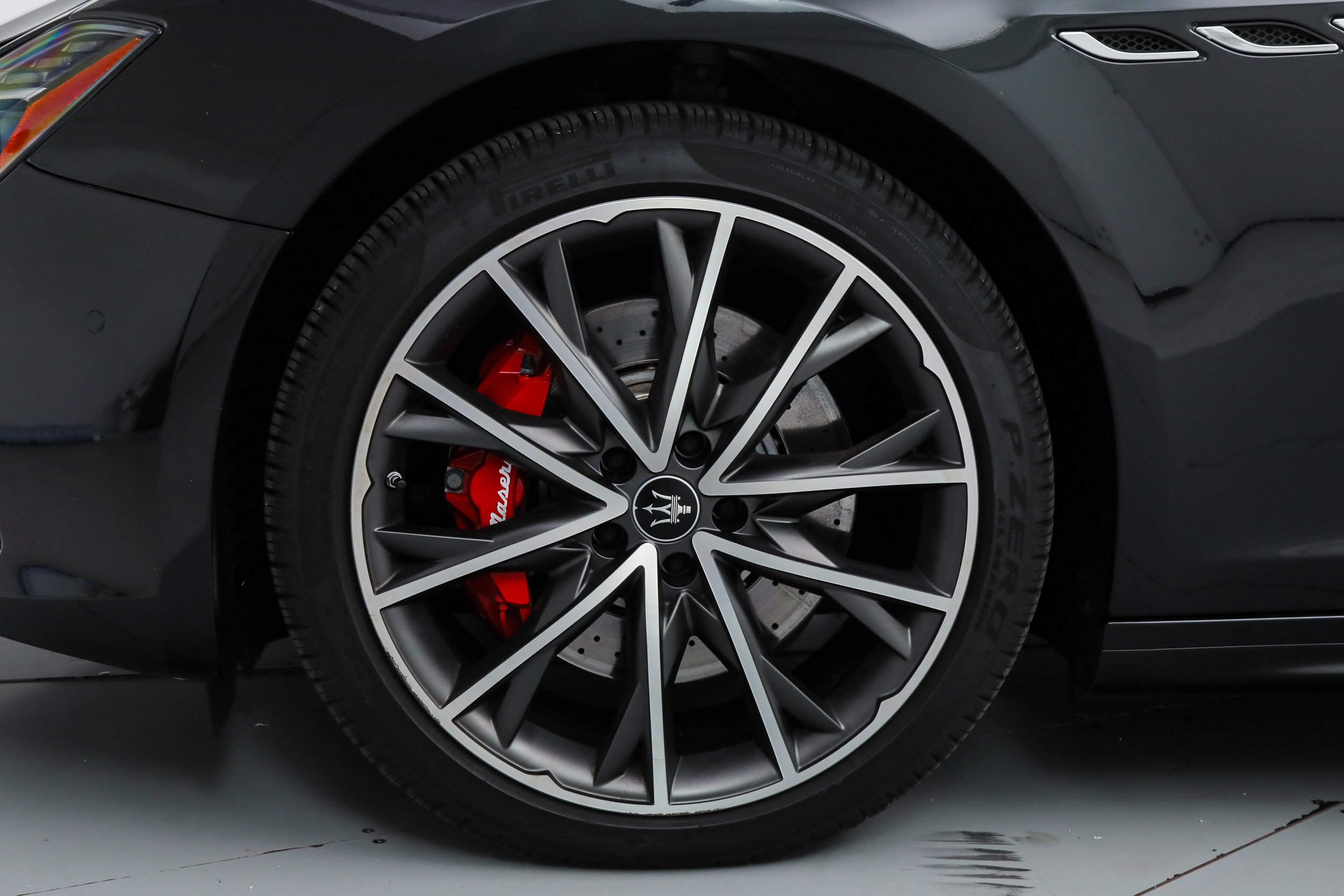 Certified 2023 Maserati Ghibli Modena RWD image 18