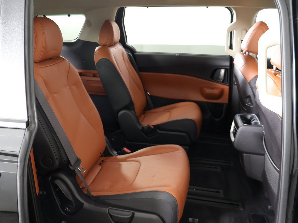 Used 2025 Kia Carnival EX FWD image 35