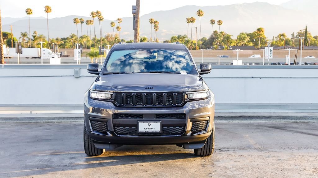 New 2025 Jeep Grand Cherokee L Altitude image 3