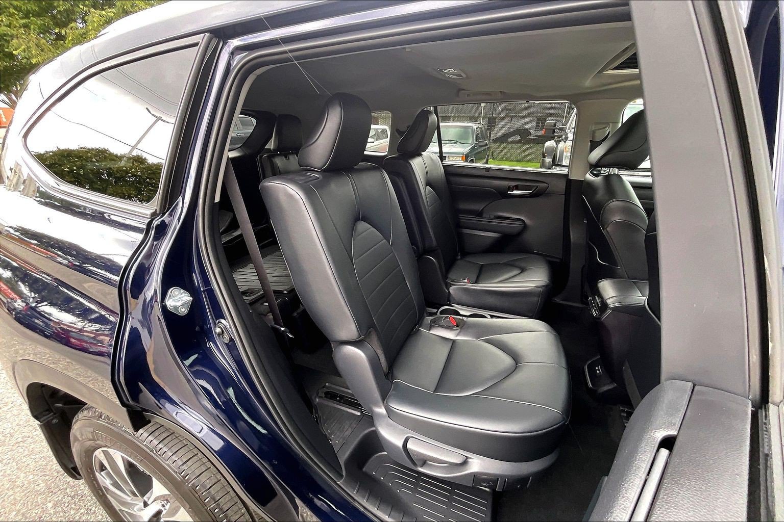 Used 2026 Toyota Highlander XLE AWD/4WD image 32