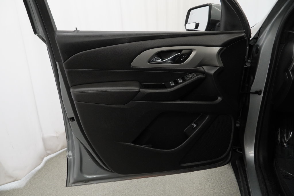 Used 2023 Chevrolet Traverse LT FWD image 38
