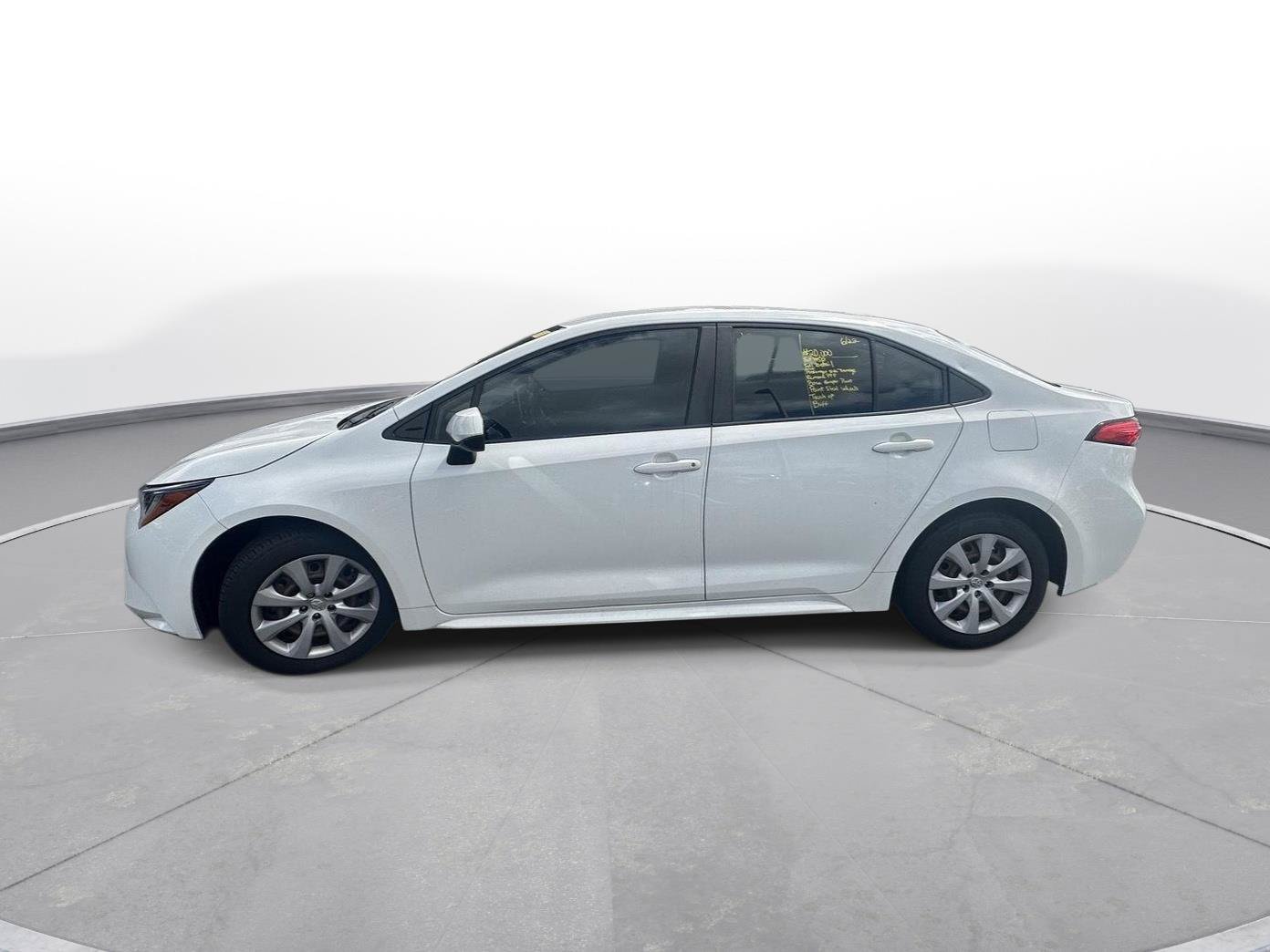 Used 2020 Toyota Corolla LE FWD image 9