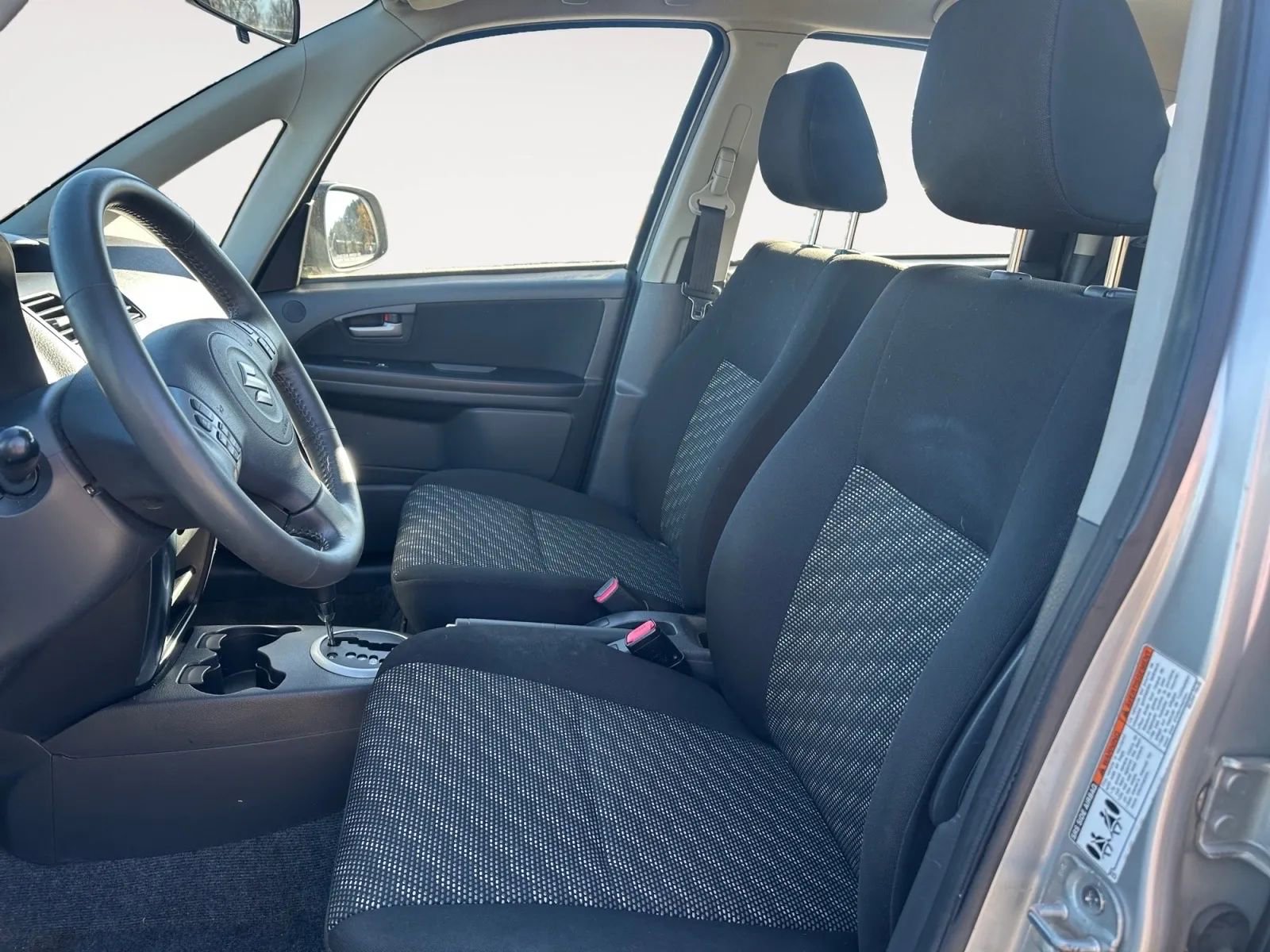 Used 2008 Suzuki SX4 AWD Hatchback w/ Touring Pkg image 10