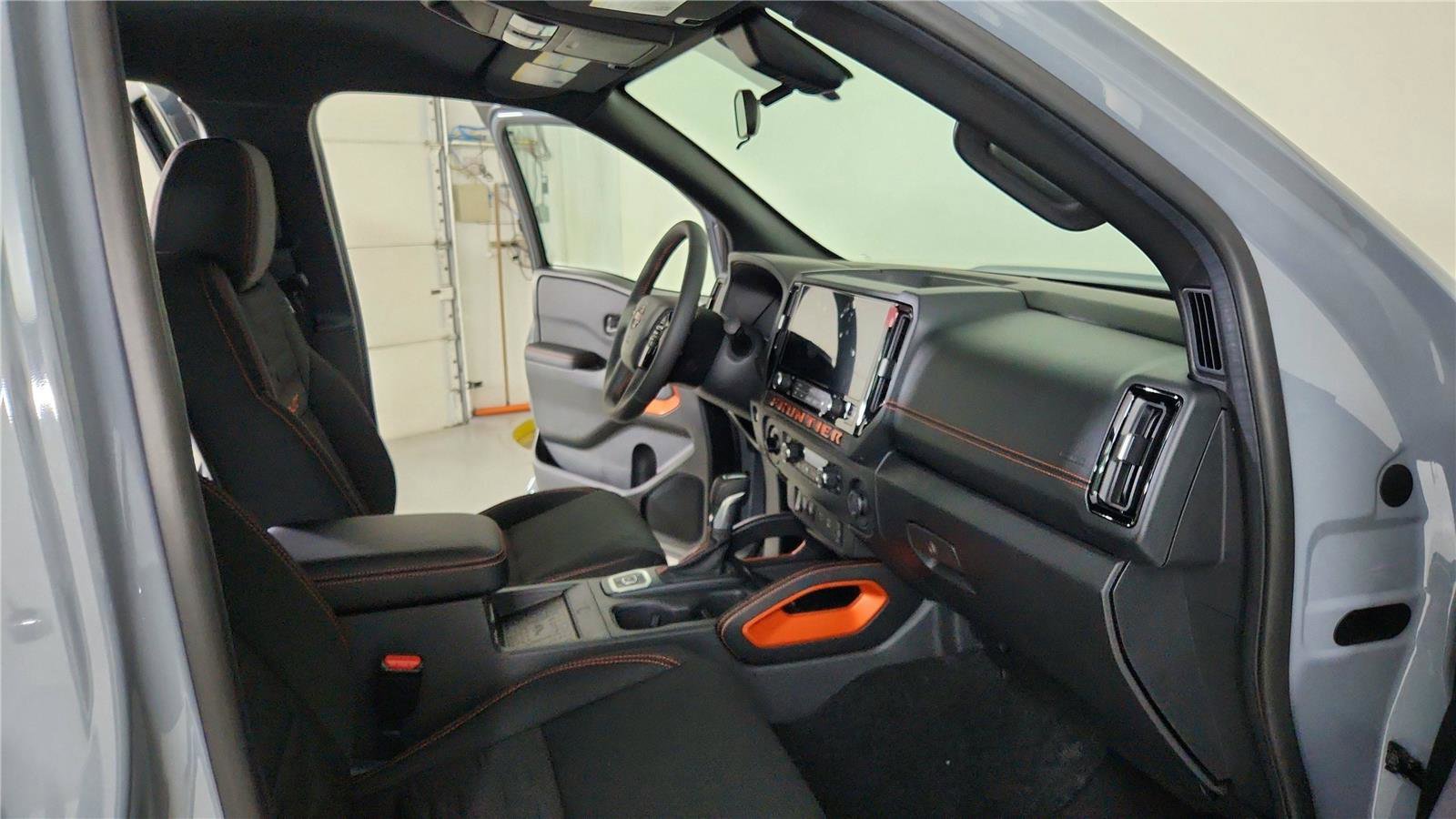 New 2026 Nissan Frontier PRO-4X w/ Pro-4x Convenience Package image 27