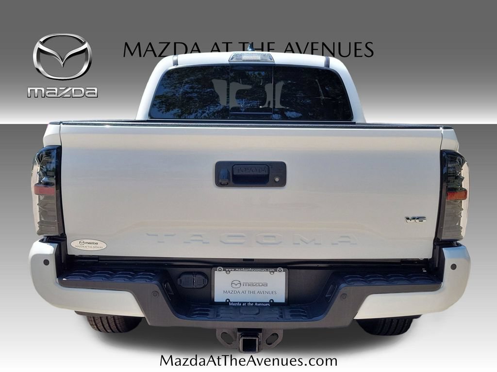Used 2022 Toyota Tacoma TRD Off-Road w/ Technology Package AWD/4WD image 12