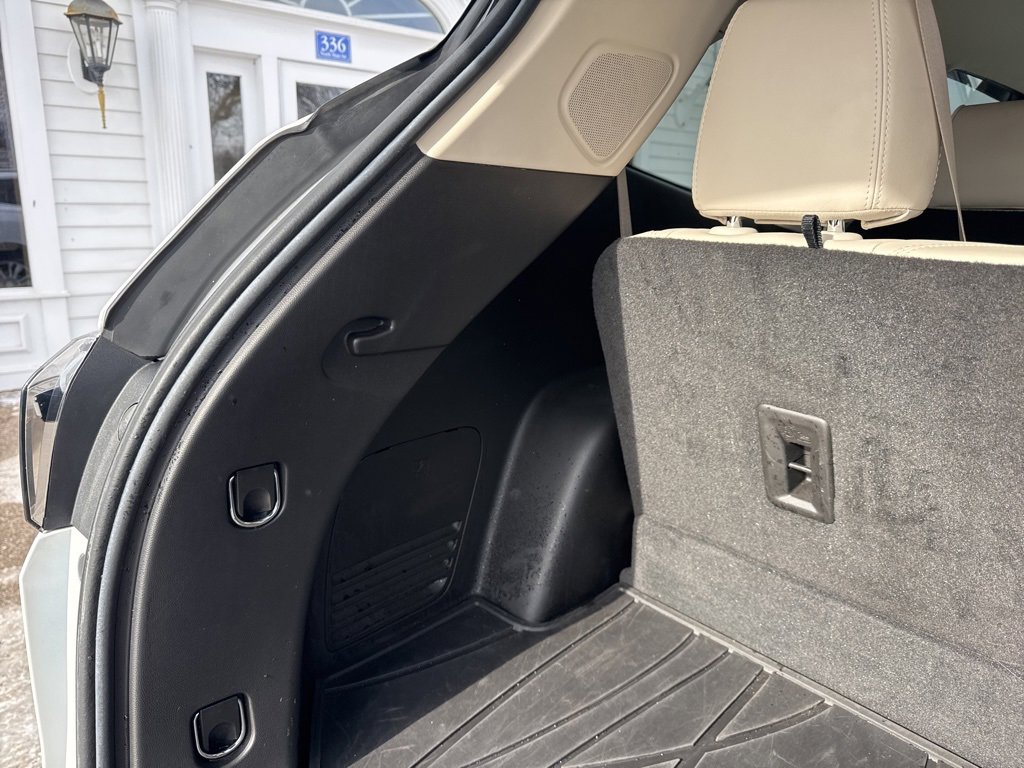 Certified 2022 Buick Enclave Avenir w/ Avenir Technology Package image 44