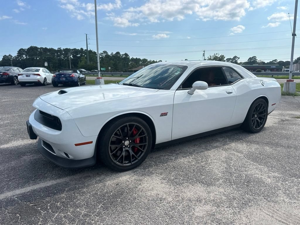 Used 2016 Dodge Challenger SRT w/ Technology Group RWD image 7