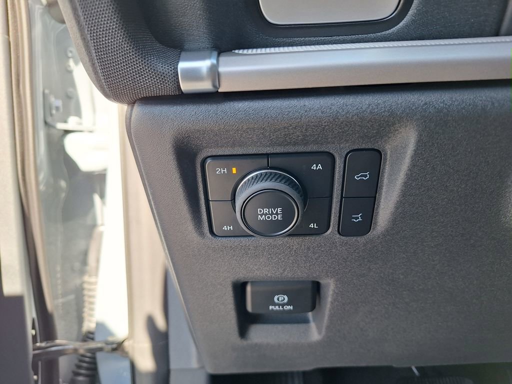 New 2025 Ford Expedition Active image 6