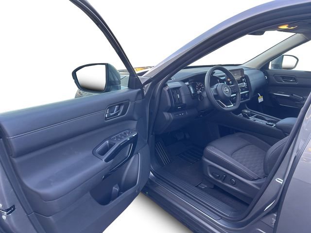 New 2025 Nissan Pathfinder SV image 10